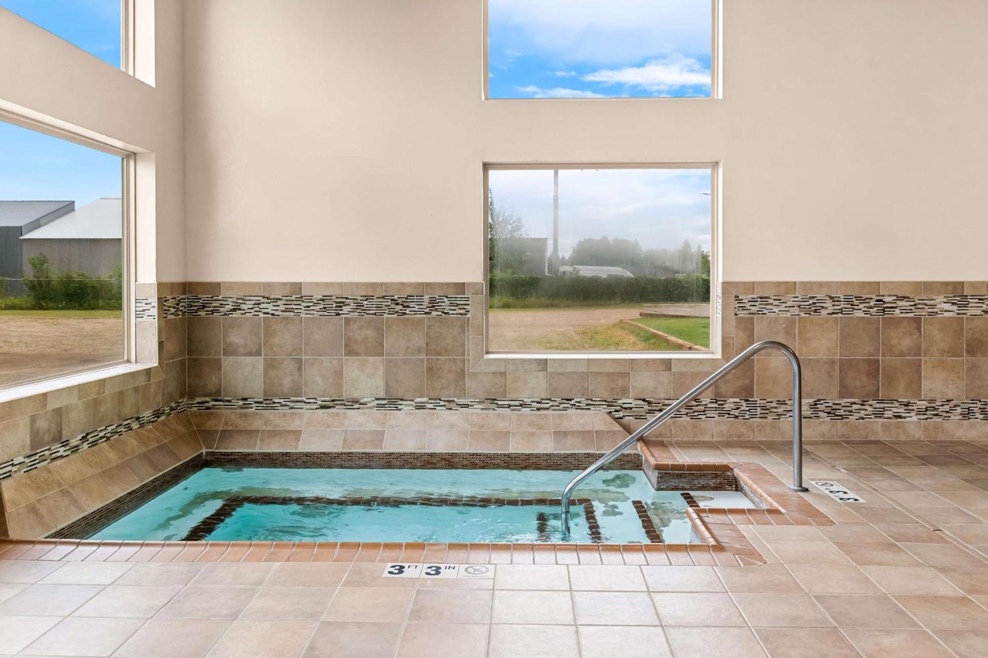 Heartland Inn & Suites, Surestay Collection By Best Western Park Rapids エクステリア 写真