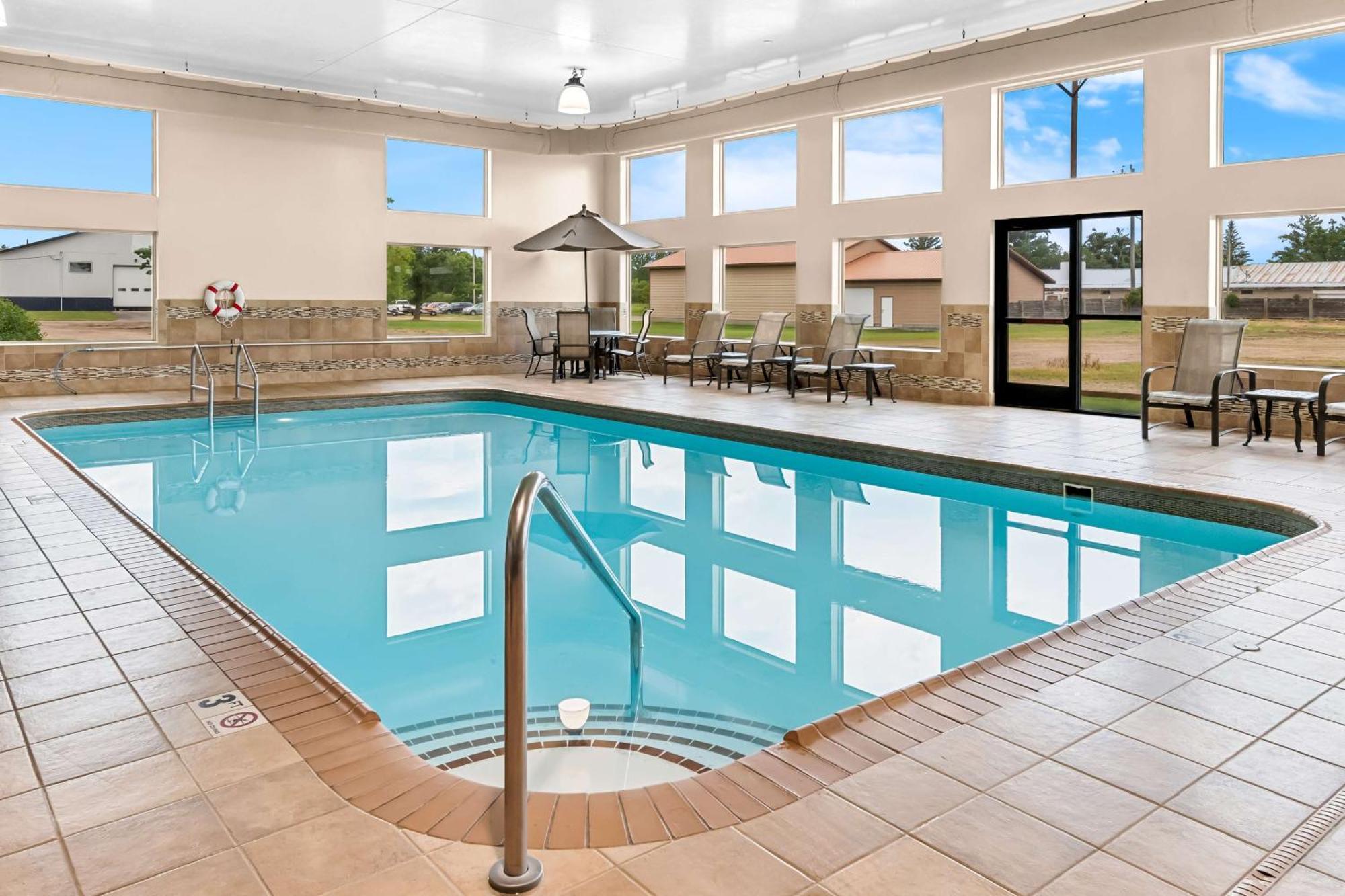 Heartland Inn & Suites, Surestay Collection By Best Western Park Rapids エクステリア 写真
