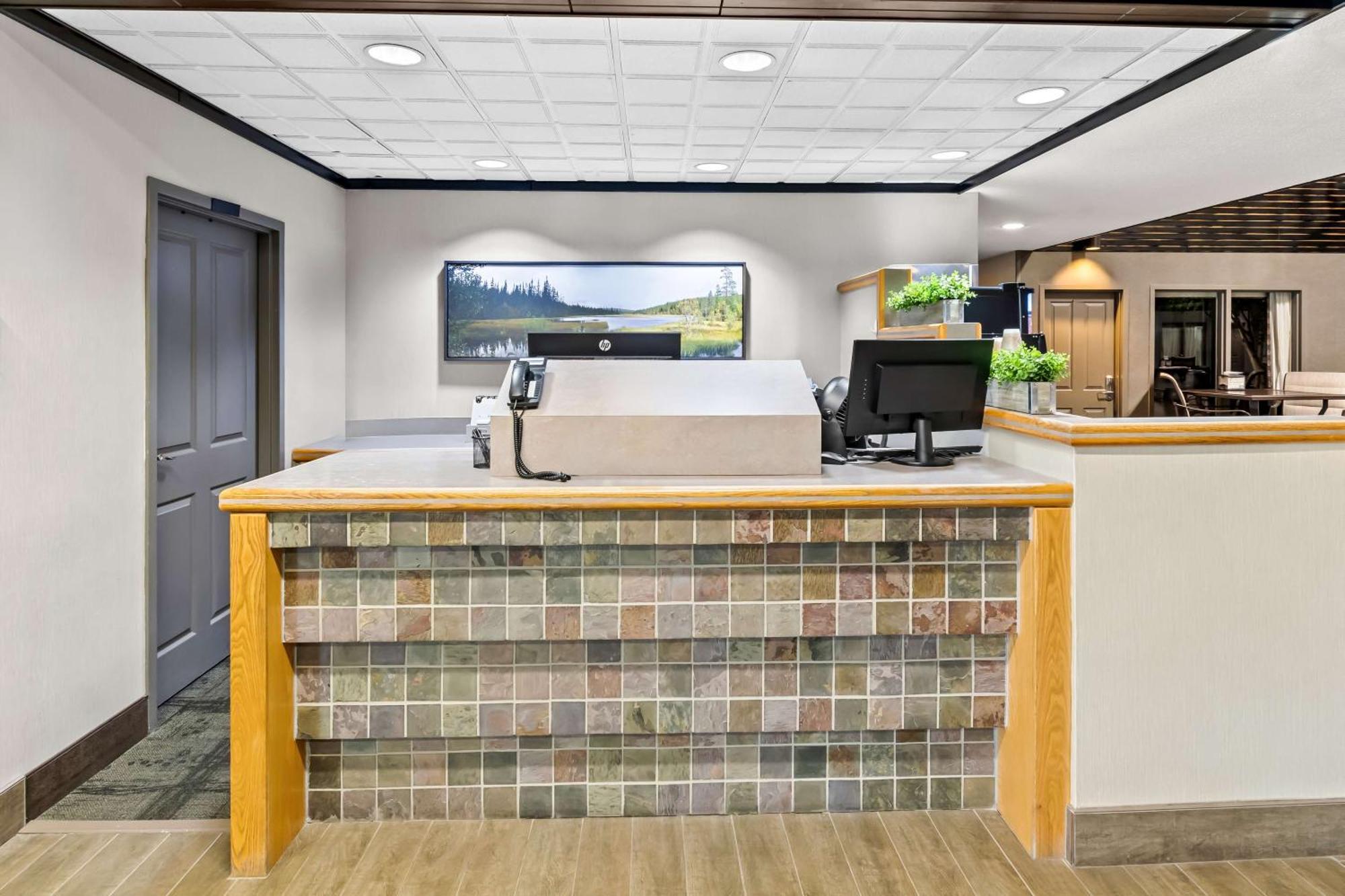 Heartland Inn & Suites, Surestay Collection By Best Western Park Rapids エクステリア 写真